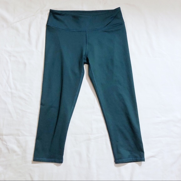 Fabletics Crop Leggings - Picture 2 of 4